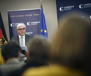 Außenminister Steinmeier bei seiner Rede bei Carnegie Europe.