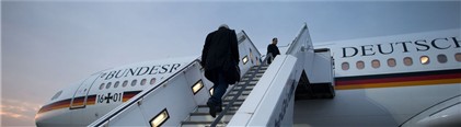 Außenminister Steinmeier am Flughafen Tegel