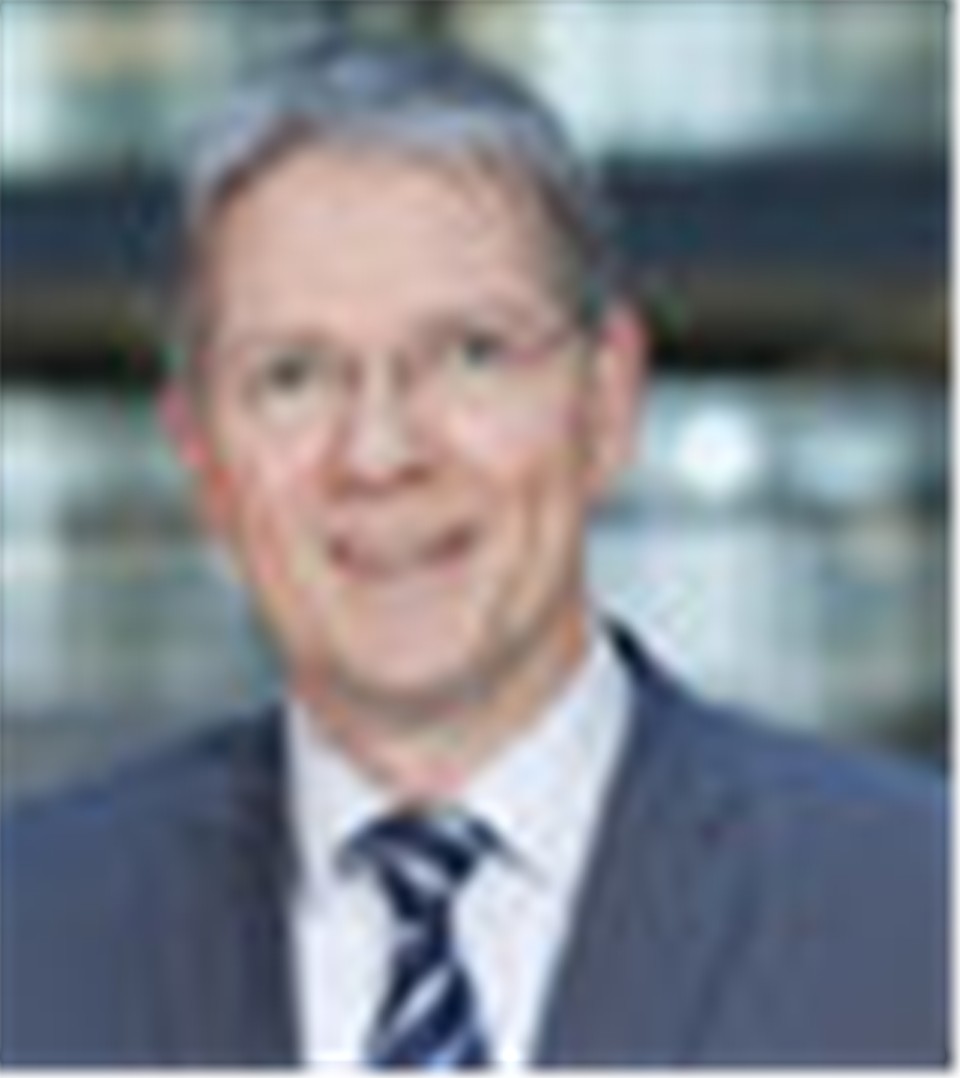  Arnd Henze